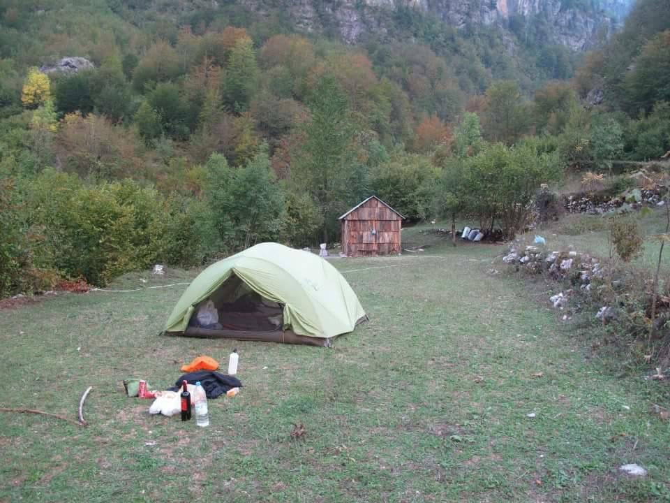 Syri I Kalter Kaprre Hotel Theth Exterior photo